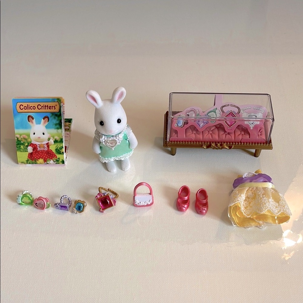 Sylvanian Families Calico Critters Fashion Play Set- Jewels & Gems Collection